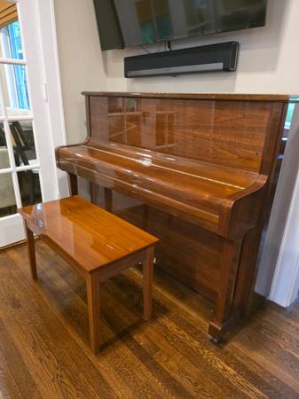 BOSTON Steinway Upright Piano Model 118E - $6,000 (Scarsdale)63471380274561122