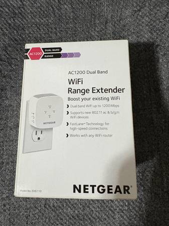 WiFi Range Extender 1