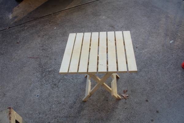 Plastic plant stand patio table folds up 1