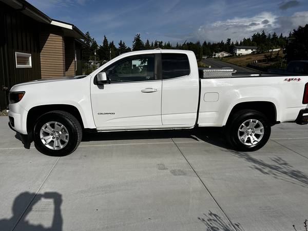 Camioneta blanca Chevrolet Colorado LT 2017 – 4WD - $14,250 (Poulsbo)63622827725187121