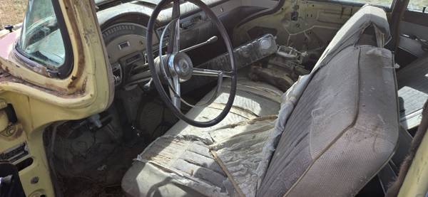 Ford 1957 - $750 (casper)63442903786499123