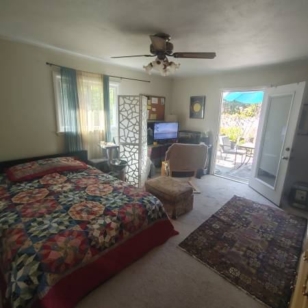 $900 / 4br - 1200ft2 - Room with private bathroom and deck (Weaverville)64029207472515120