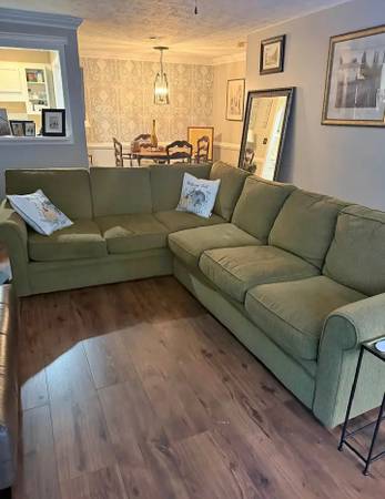 L-Shaped Sectional Couch 1