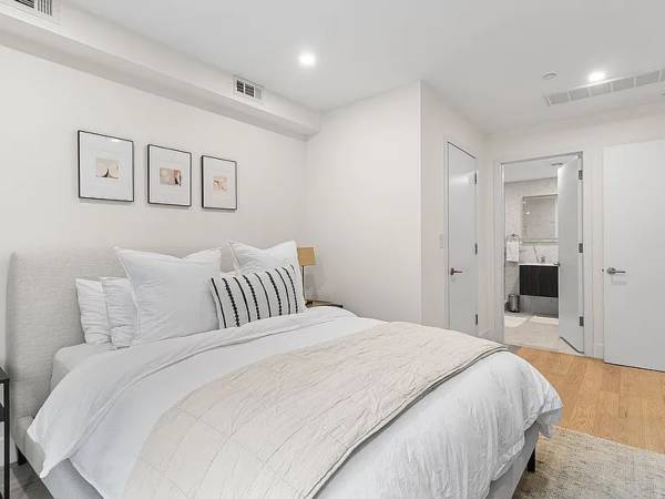 $3,500 / 2br - 1251ft2 - Exclusive Two Bedroom Apartment (Jeffries Point)63854287880961123