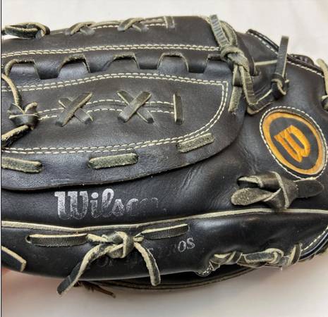Left Hand size 12 black leather Baseball glove Signature Roger Clemens 1