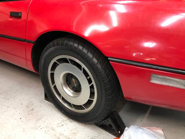 Clásico Corvette rojo de 1986 - $6.900 (San Marcos)63440496791555122