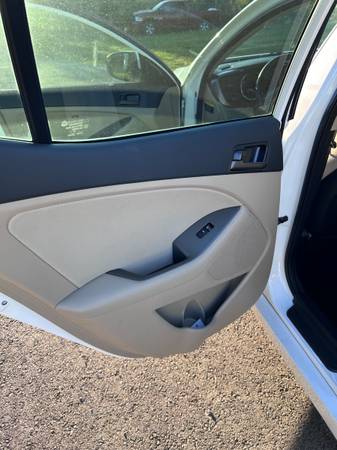 Kia optima LX 2013 - $7,500 (campbell)63472815223553124