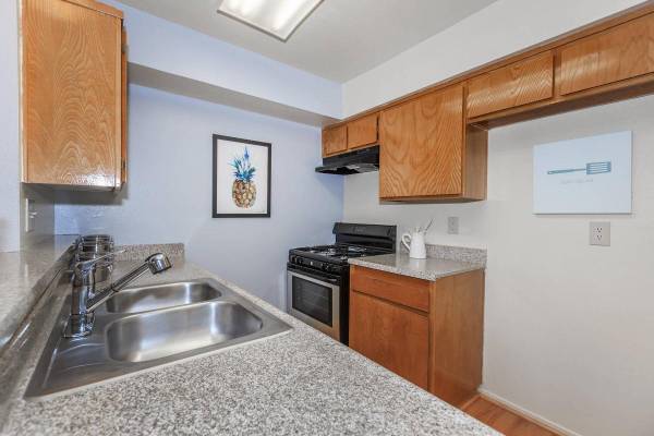 $2,399 / 2br - 836ft2 - Moderate Income 2/BD 2/BA, In Canyon Country, Playground (Santa Clarita)63953075385219124