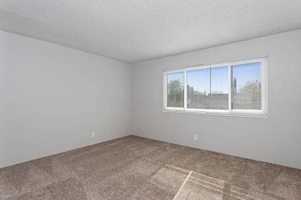 $1,795 / 2br - 816ft2 - ⛱️Enjoy the  of your Summer poolside at Renew 4247⛱️63900309471235120