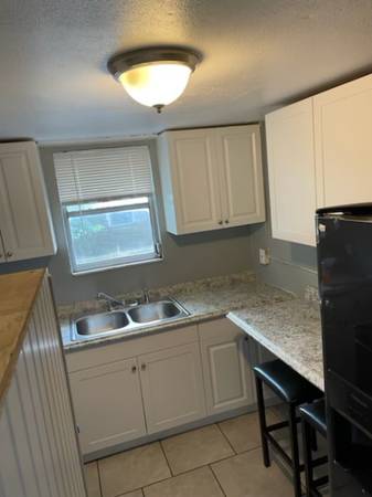 $750 / 5 habitaciones - Se busca compañero hombre (Tampa)63348336523521124