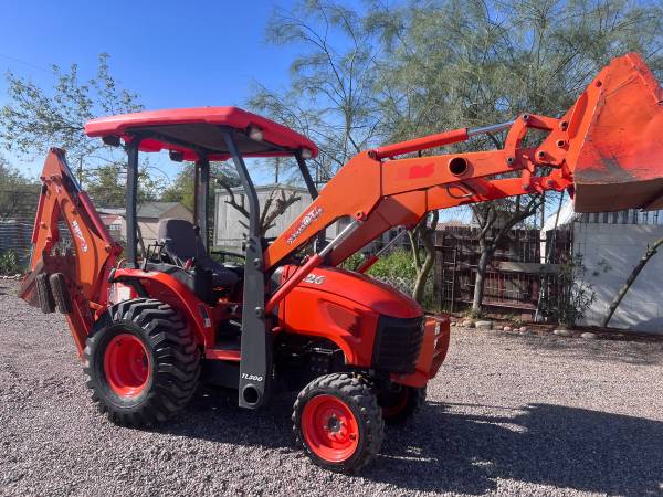 Kubota Tractor Backhoe 1