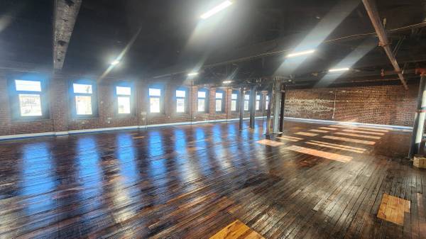 $2.200 / 2200 pies² - Espacio comercial en alquiler (Port Richmond)63171833410049122