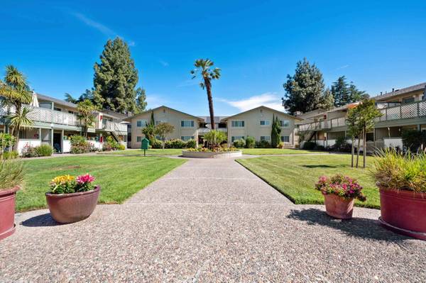 $2,588 / 2br - 846ft2 - 2B/1B, Located in Gilroy, Balcony (gilroy)63657964818945121