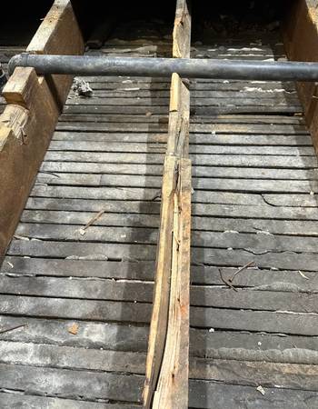 Looking for experienced contractor to rebuild crawlspace 1