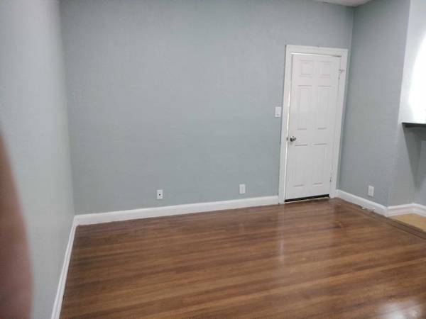 $950 / 150ft2 - Single room in clean quiet house  (private half bath) (oakland east)64000749810691121