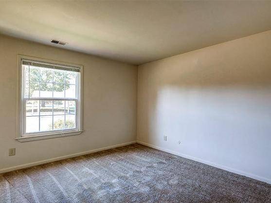 $1,408 / 3br - 1200ft2 - Bark Park & Play Park, Refreshing Swimming and Wading Pools63989076068994121