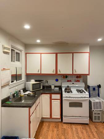 $880 Room For Rent (Middle Village)63870971065603122