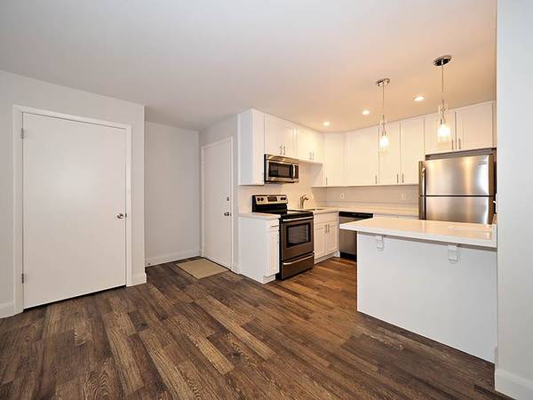 $1349.00 / 1br - 750ft2 - Renovated 1-Bed | Prime Location by Capitol63674381042947122