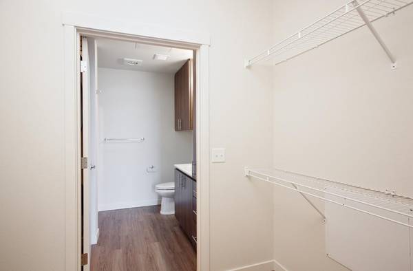 $2,202 / 2br - 854ft2 - Live In The Vibrant Williams-Eliot Neighborhood At The Century! (Williams, Eliot)64038878252547123