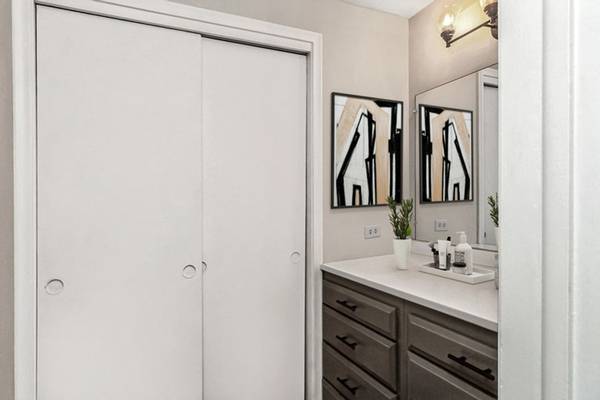 $1,495 / 2br - 925ft2 - Large 2 Bedroom Apartment For Rent @ Renew on Temple- Tour Today (Temple Square)63671058502659123