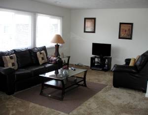 $1,275 / 2br - 1050ft2 - Beautiful 2 bdrm with Free gas heat! (Benson)63681624201731120
