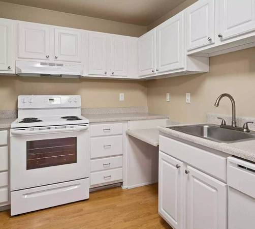 $2,350 / 2br - 912ft2 - Unleash boundless possibilities: Your dream 2 BR is just a call away. (Mountlake Terrace - Lynwood Town Square)63688480101635123
