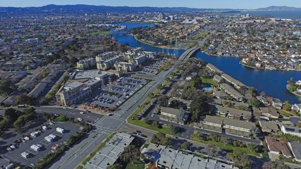 Well Maintained Property Grounds, Assigned Parking, 1bd 1ba 1