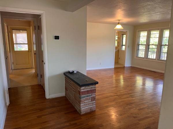 $2,250 / 3br - 1500ft2 - Beautiful 3/1.5 Home (Southeast Eugene)63977278199810121
