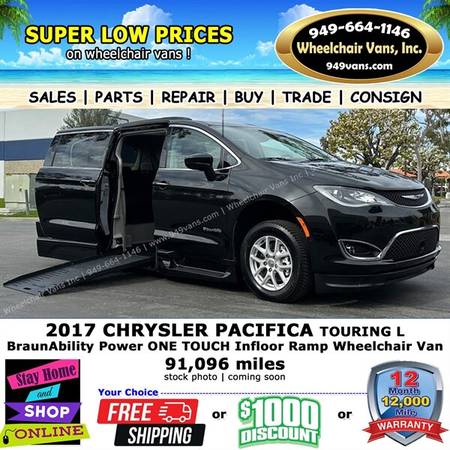 2017 Chrysler Pacifica Touring-L Wheelchair Van    1