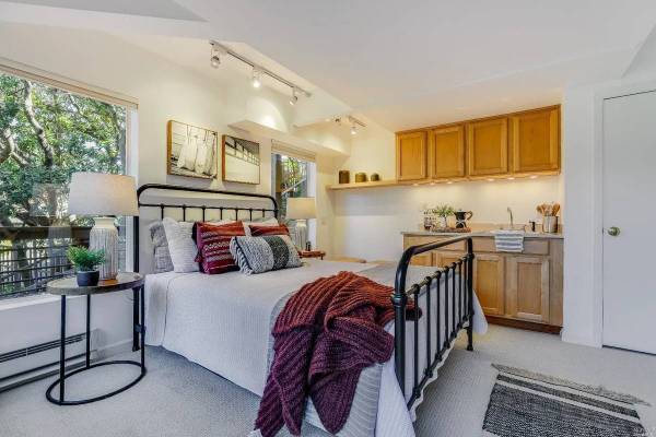 $2,150 / 1br - Private and Serene Studio (sausalito)63928542477059120