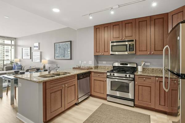 $2,390 / 1br - SPACE!!! South Loop 1 bedroom, In-unit WD, balcony, Big bedroom (South Loop)63898985606659122