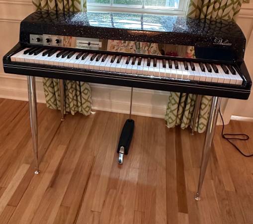VINTAGE VIBE DELUXE 73 ELECTRIC PIANO NEW! 1