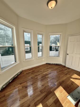 $2,500 / 2br - Lynn 2 Bed/1 Bath Apartment | Chestnut St63996549101314122
