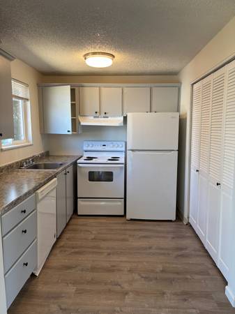 $1,625 / 3br - 1000ft2 - HALF OFF FIRST MONTH'S RENT!! 3 BEDROOM 1 1/2 BATH!!! (Oregon City)63831683162883121