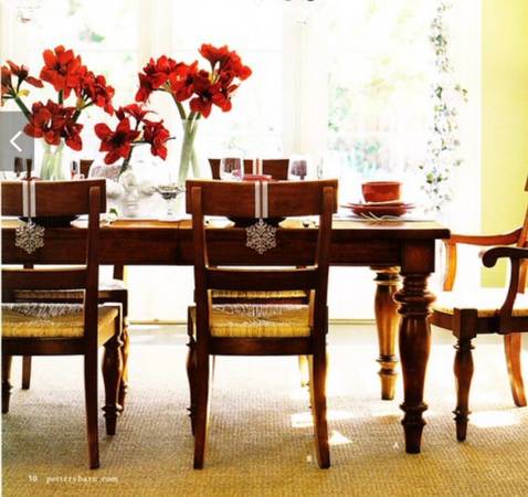 Pottery Barn Dinning Table 6’x3’6” 1