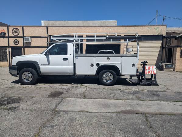 2003 CHEVY SILVERADO 2500,UTILITY ,LIFT GATE! GAS, I FINANCE$3000 DOWN - $12,500 (I FINANCE HERE! vehiclecenterandfinance.com)63476205040003123