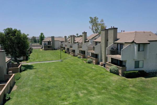 $2,035 / 2br - 779ft2 - 1ST MONTH'S FREE RENT O.A.C- (SUBJECT TO CHANGE BASED ON AVAILABILITY) (Located in North San Bernardino)64028082590721121