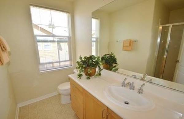 $1,450 / 2br - 1100ft2 - Furnished private room w attached bathroom (Hayward)63879903557379121