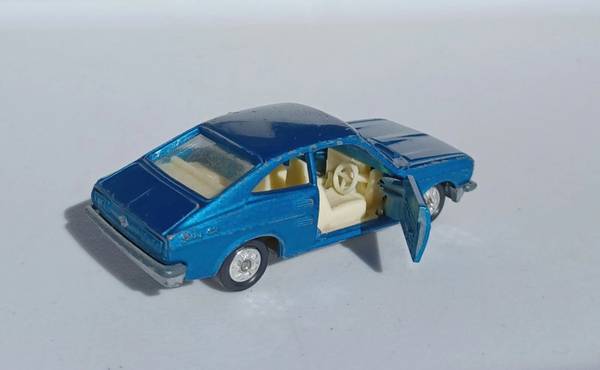Vintage 1970s Tomica JDM Nissan Sunny 1200 GX - collectibles