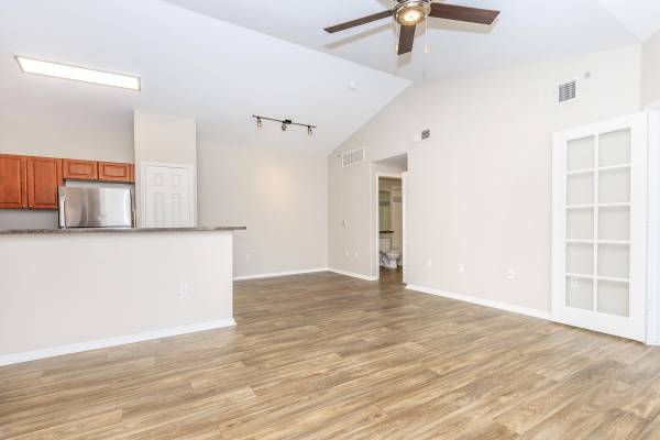 $1,614 / 1br - 900ft2 - 1x1 + Den/Office space - all the space of a 2 bed without the price! (Colorado Springs)63658196852993121