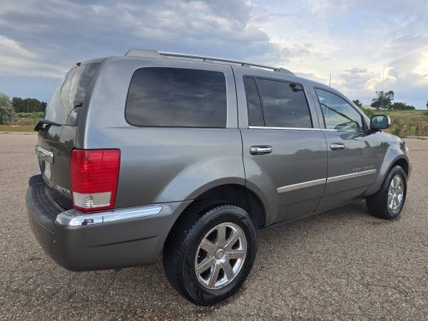 2009 Chrysler Aspen Limited V8 AWD Asientos 8 107K Millas! ¡Excelente Estado! - $7,500 (Greeley)63619639692161123