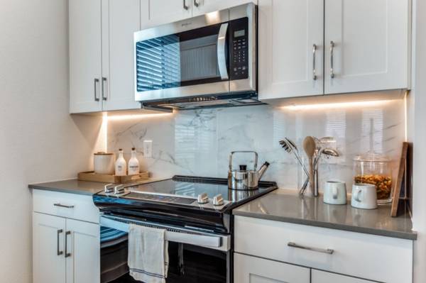 $1,850 / 2br - 1217ft2 - Indulge in the Ultimate in Luxury Living + up to 4 WEEKS FREE! (AUBREY/LITTLE ELM)63796350711937122
