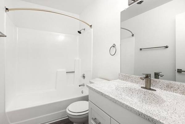 $1,847 / 2br - 850ft2 - Reciclaje, Mantenimiento en el lugar, Alfombra/Vinilo, Armarios amplios (RAMONA)63657310438915124