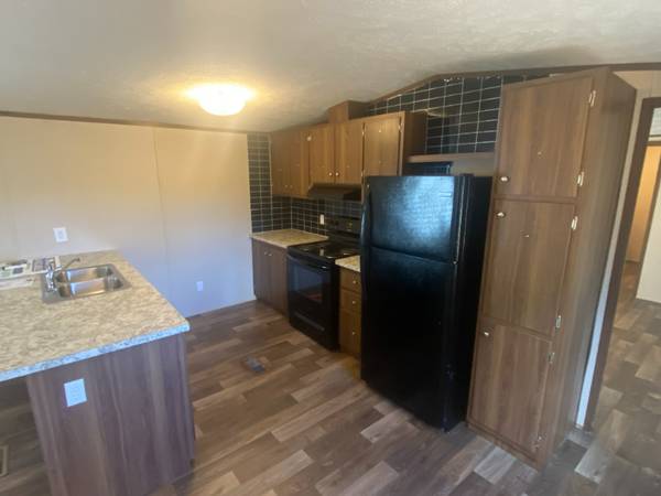 $1250.00 / 3br - 1216ft2 - 3 Bed 2 Bath on nearly Half an Acre63812881420545123