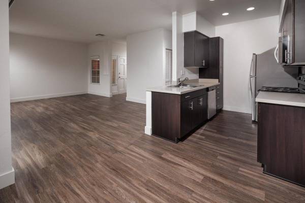 $3,635 / 2br - 1000ft2 - High-speed Internet Access, Spa, Full-size washer and dryer63774549623427124