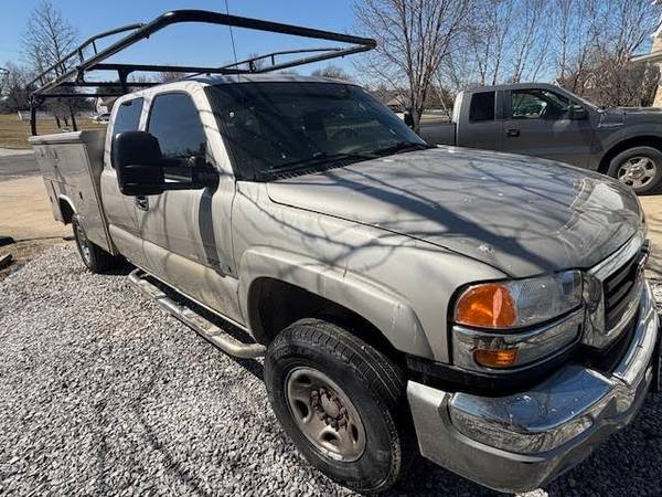 2007 GMC Sierra 2500 HD Extended Cab Long Bed Utility Bed - $7,35063621384595331121