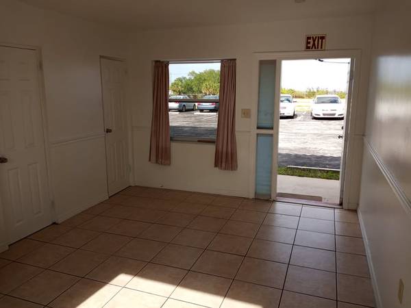 $625 / 200ft2 - Office Space Retail Space (Fort Pierce)63799734294145121