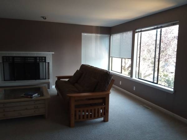 $4,200 / 4br - 2400ft2 - 4 BR 3 BA Casa de dos niveles para alquilar en Maple Leaf! (Maple Leaf/Greenlake/ Seattle/Roosevelt/U-District/)63659566791427121