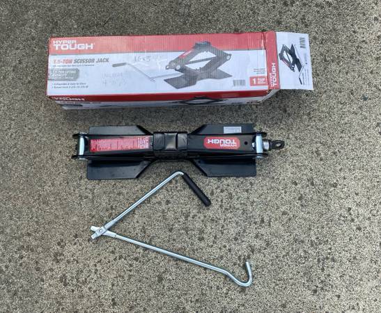 Like new Hyper Tough T10152W Scissor Jack 1.5 Ton Black 1