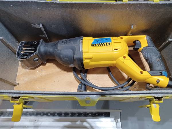 Dewalt 12 amp Reciprocating Saw 1